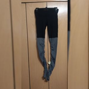 Alo Goddess Leggings XS Grey & Black